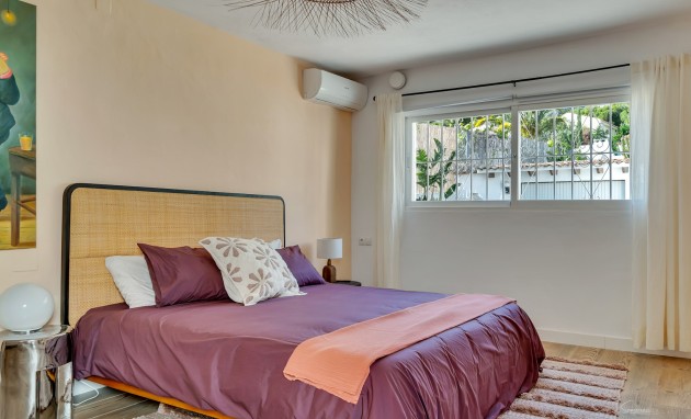 Resale - Villa - Altea