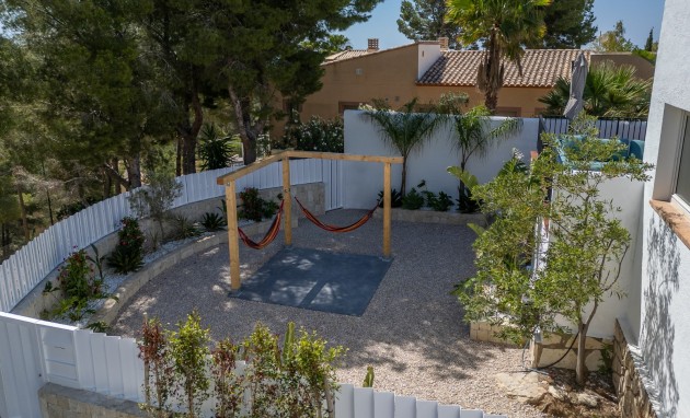 Resale - Villa - Altea