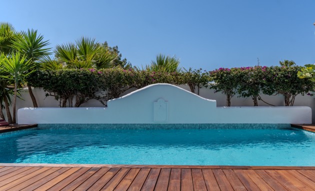 Resale - Villa - Altea