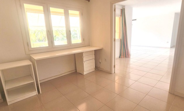 Resale - Apartment / flat - San Juan de Alicante