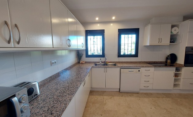 Resale - Apartment / flat - Altea