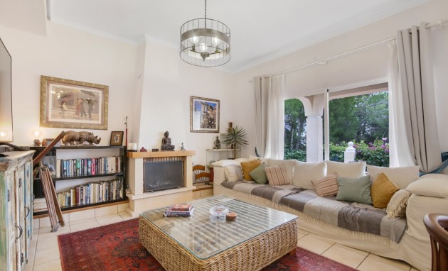 Resale - Villa - Altea