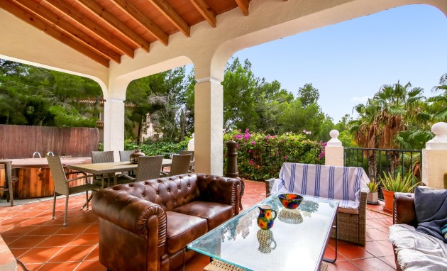 Resale - Villa - Altea