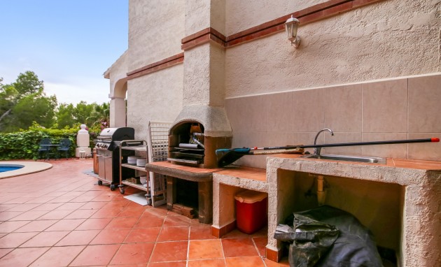 Resale - Villa - Altea