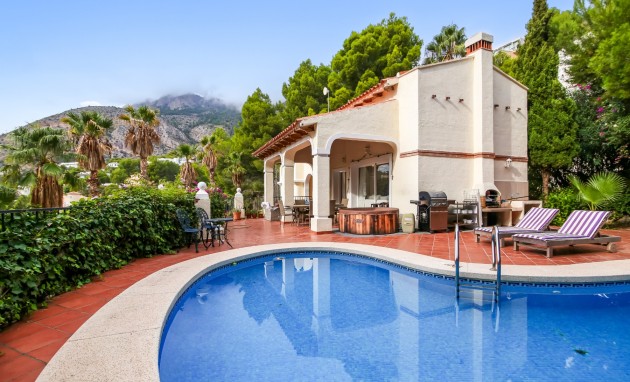 Resale - Villa - Altea