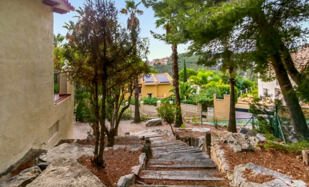 Resale - Villa - Altea