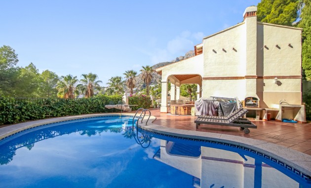 Resale - Villa - Altea
