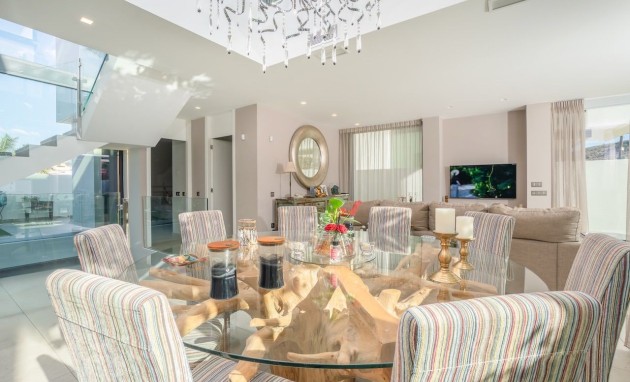 Resale - Villa - Albir