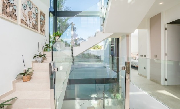 Resale - Villa - Albir