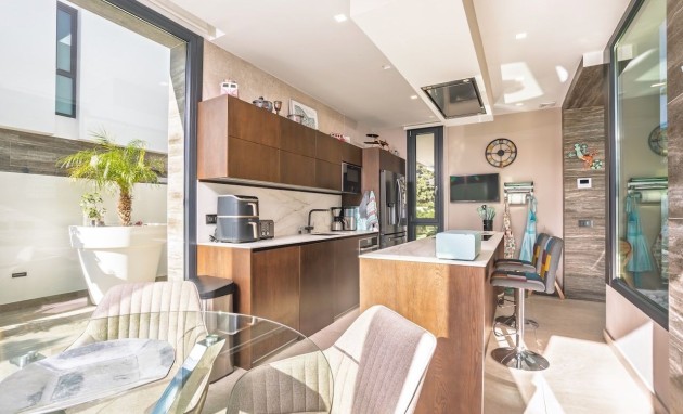 Resale - Villa - Albir