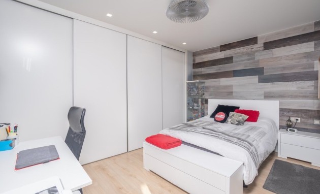 Resale - Villa - Albir