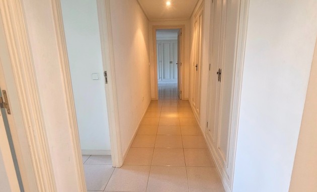 Resale - Apartment / flat - San Juan de Alicante