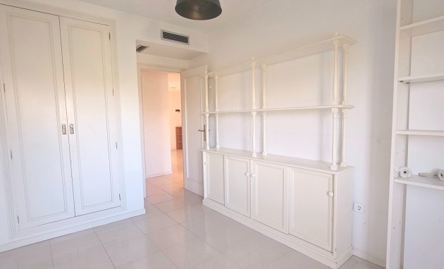 Resale - Apartment / flat - San Juan de Alicante