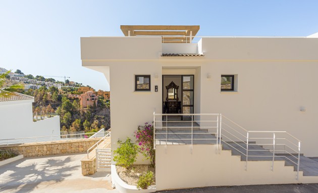 Resale - Villa - Altea