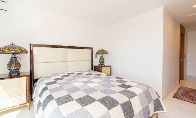 Resale - Villa - Altea