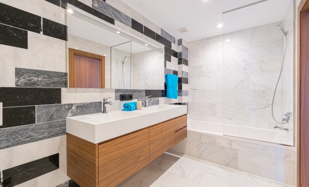 Resale - Villa - Altea