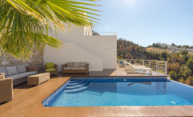 Resale - Villa - Altea