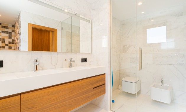 Resale - Villa - Altea