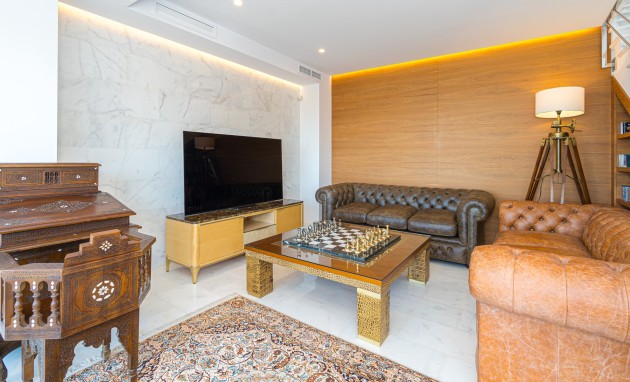 Resale - Villa - Altea