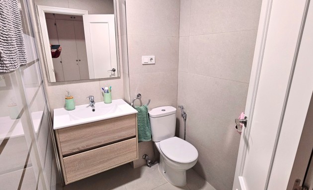 Resale - Apartment / flat - San Juan de Alicante