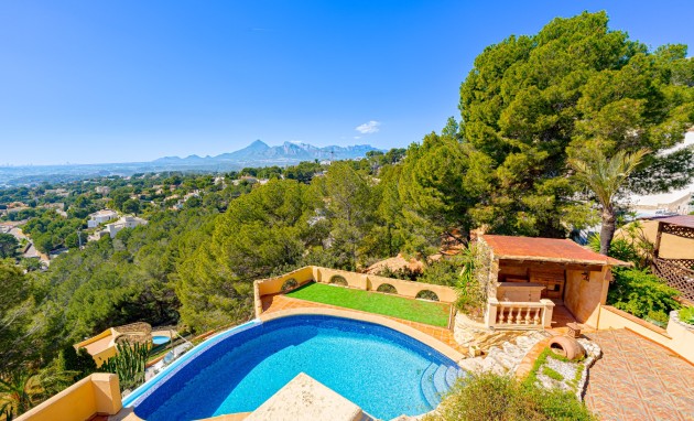 Resale - Villa - Altea