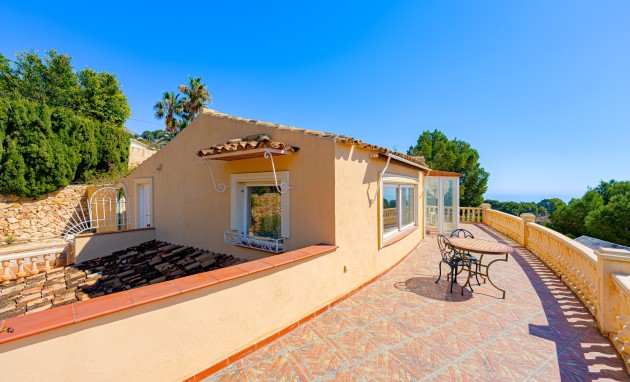 Resale - Villa - Altea