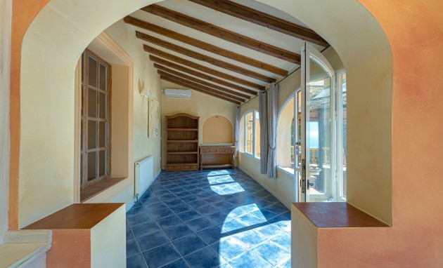 Resale - Villa - Altea