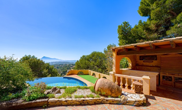 Resale - Villa - Altea