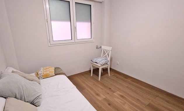 Reventa - Apartamento / piso - San Juan de Alicante