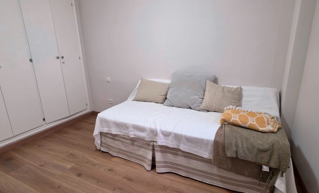 Reventa - Apartamento / piso - San Juan de Alicante