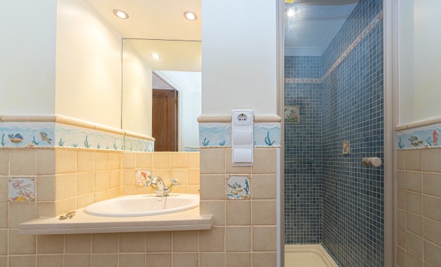 Resale - Villa - Altea