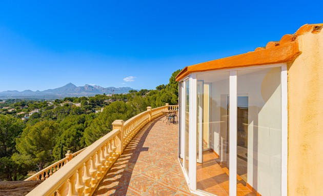 Resale - Villa - Altea