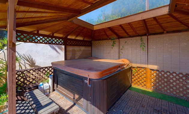 Resale - Villa - Altea