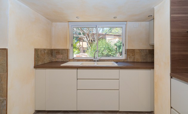 Resale - Villa - Altea