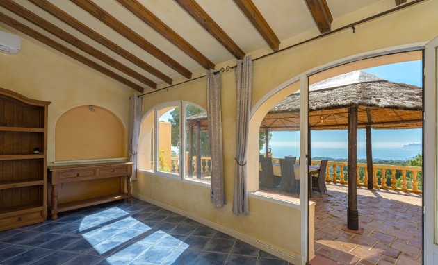 Resale - Villa - Altea