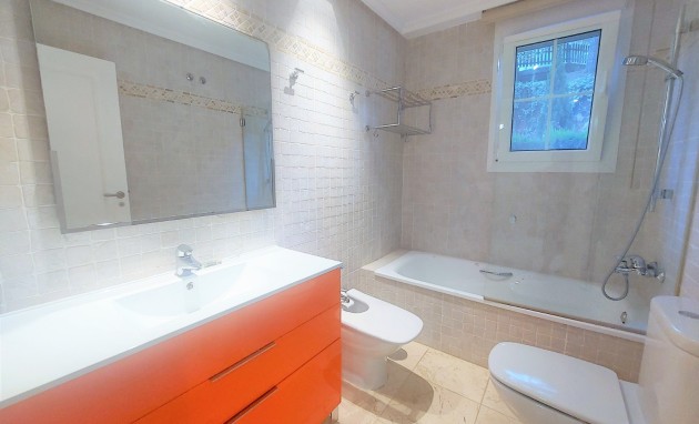 Resale - Apartment / flat - Altea