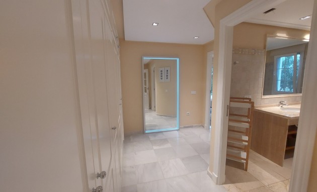 Resale - Apartment / flat - Altea