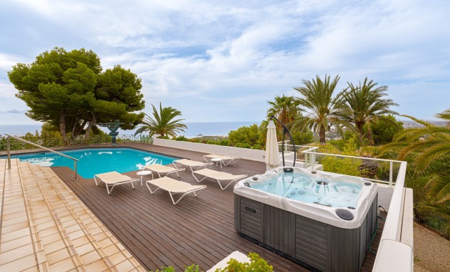 Resale - Villa - Altea