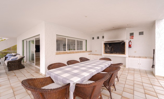 Resale - Villa - Altea