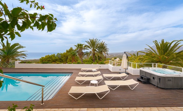 Resale - Villa - Altea