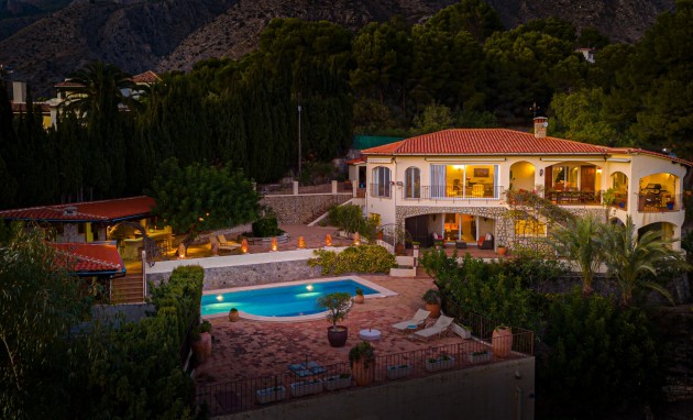 Resale - Villa - Altea