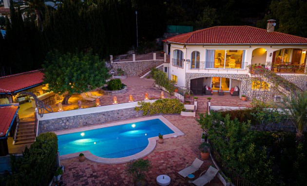 Resale - Villa - Altea