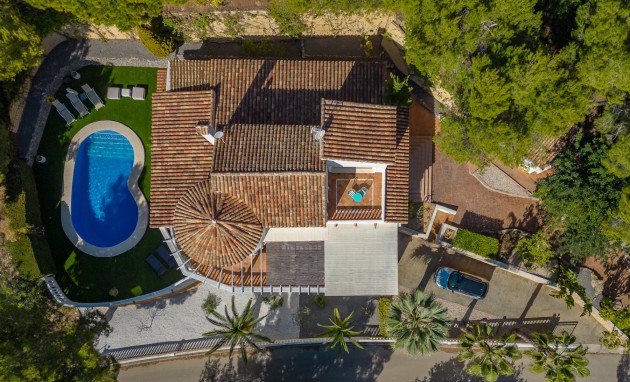 Resale - Villa - Altea