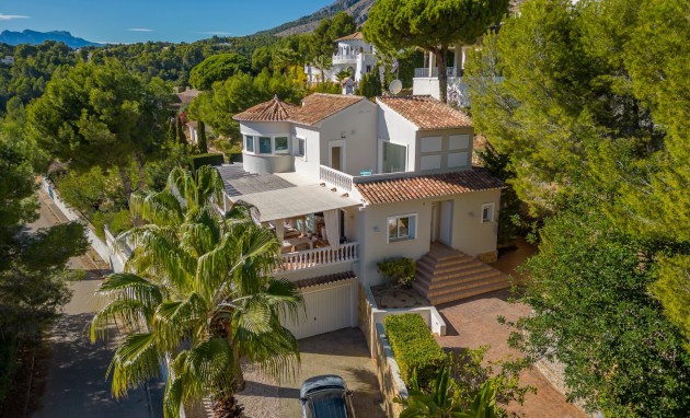 Resale - Villa - Altea