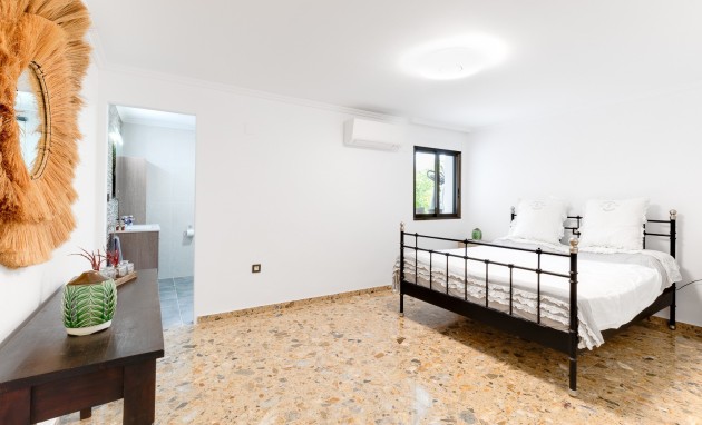 Resale - Finca - Alfas del Pí