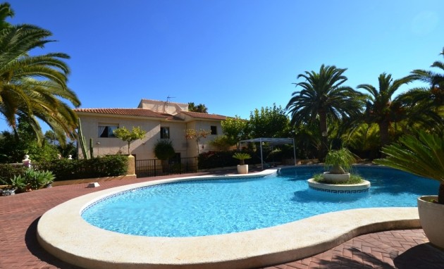 Resale - Villa - Alfas del Pí