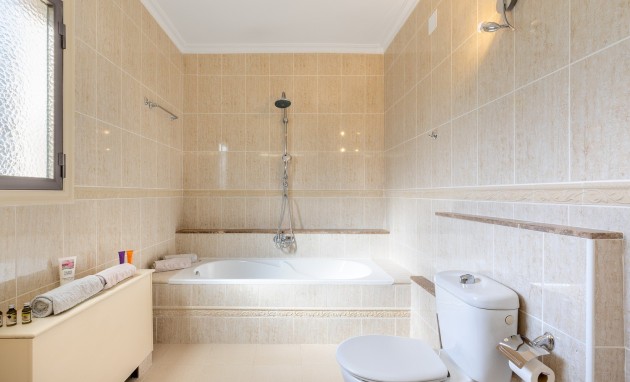 Resale - Villa - Alfas del Pí