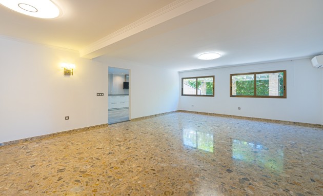 Resale - Villa - Alfas del Pí