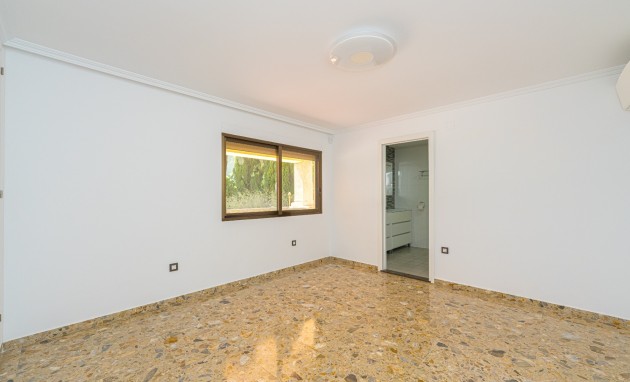 Resale - Villa - Alfas del Pí