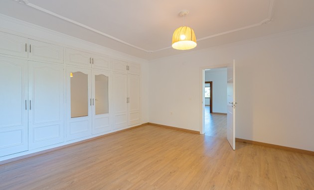 Resale - Villa - Alfas del Pí